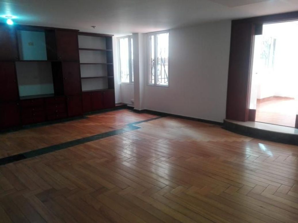 Apartamento de 4 alcobas en venta en Los Rosales, Bogotá, 320 m² · foto 12 de 19