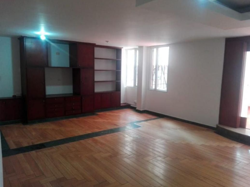 Apartamento de 4 alcobas en venta en Los Rosales, Bogotá, 320 m² · foto 11 de 19