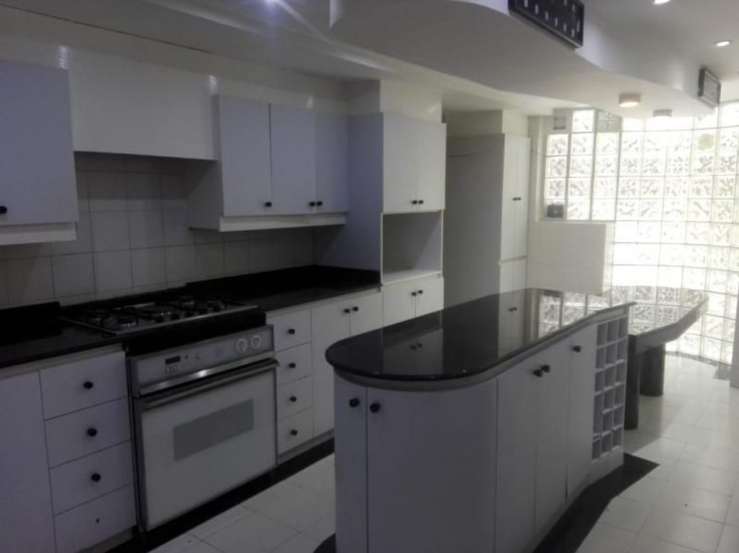 Apartamento de 4 alcobas en venta en Los Rosales, Bogotá, 320 m² · foto 16 de 19