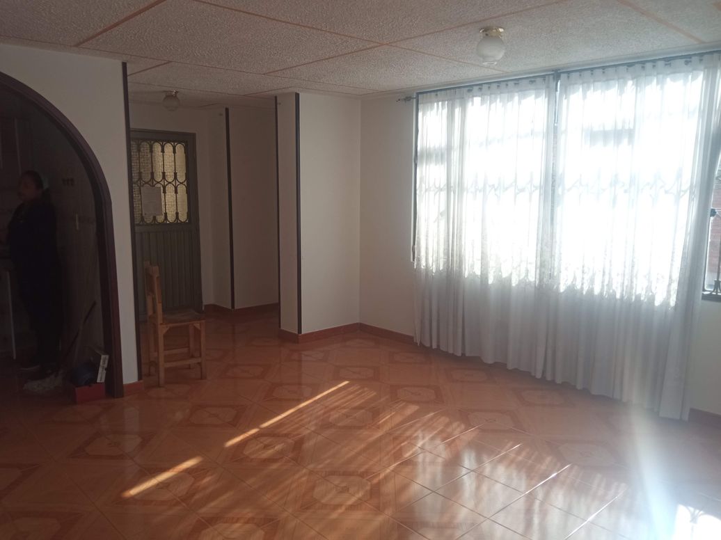 Apartamento de 3 alcobas en venta en Ub. Class, Bogotá, 83 m² · foto 12 de 18