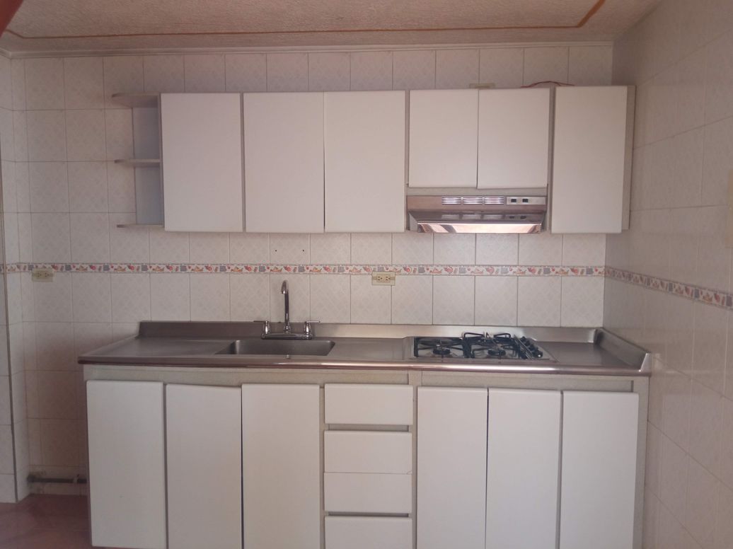 Apartamento de 3 alcobas en venta en Ub. Class, Bogotá, 83 m² · foto 17 de 18