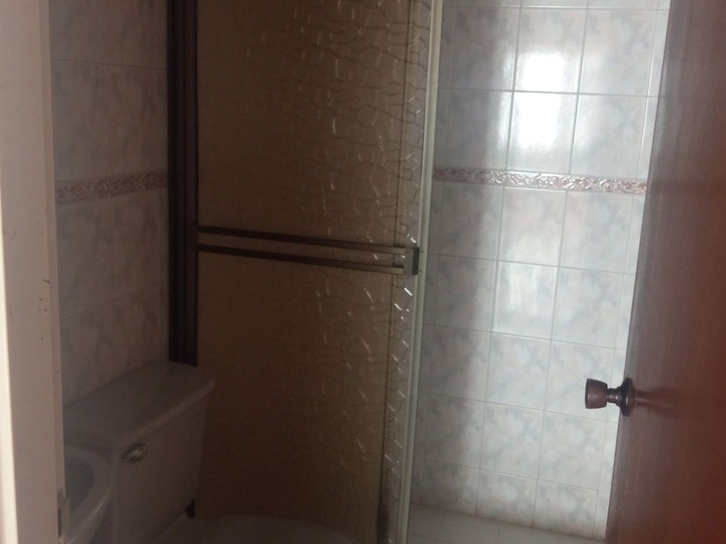 Apartamento de 3 alcobas en venta en Ub. Class, Bogotá, 83 m² · foto 2 de 18