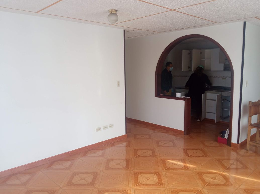 Apartamento de 3 alcobas en venta en Ub. Class, Bogotá, 83 m² · foto 8 de 18