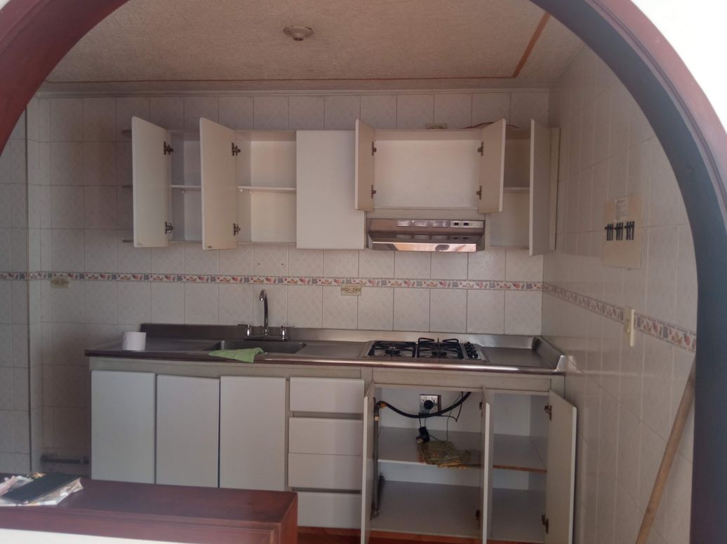 Apartamento de 3 alcobas en venta en Ub. Class, Bogotá, 83 m² · foto 11 de 18