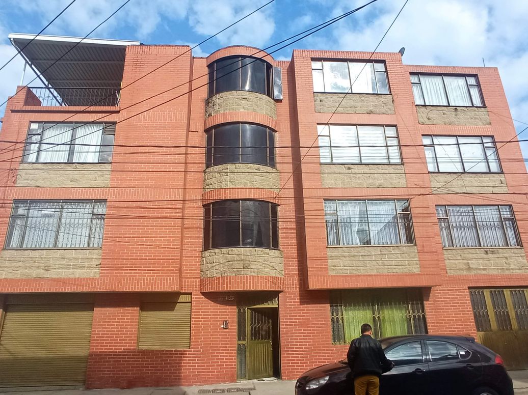 Apartamento de 3 alcobas en venta en Ub. Class, Bogotá, 83 m² · foto 4 de 18