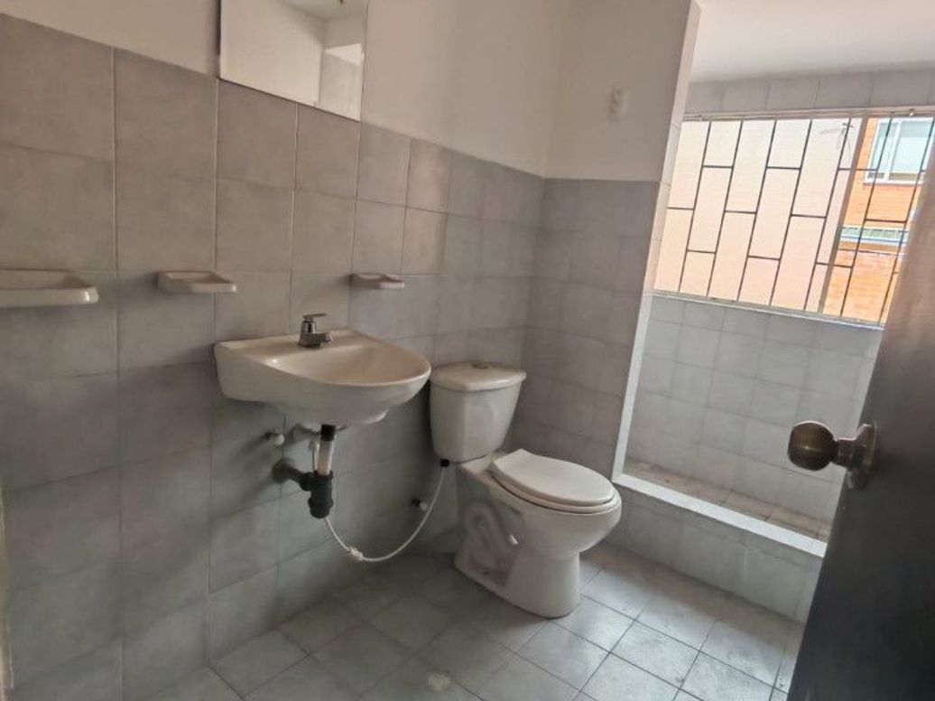 Casa de 5 alcobas en venta en La Patria, Bogotá, 280 m² · foto 15 de 20