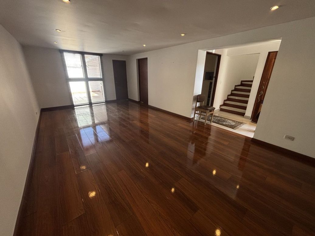 Casa de 5 alcobas en venta en Las Margaritas, Bogotá, 204 m² · foto 2 de 20