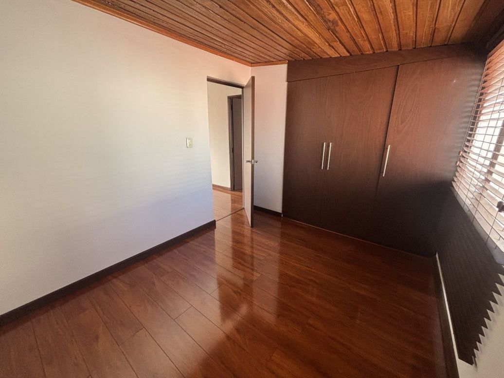 Casa de 5 alcobas en venta en Las Margaritas, Bogotá, 204 m² · foto 13 de 20