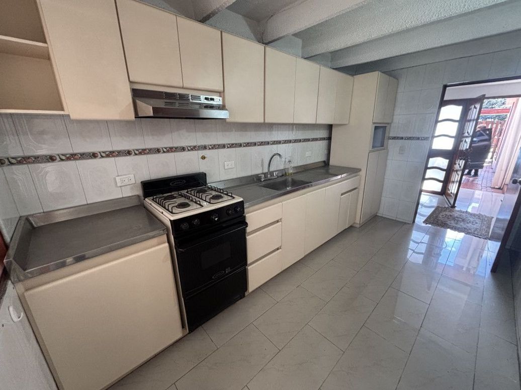 Casa de 5 alcobas en venta en Las Margaritas, Bogotá, 204 m² · foto 7 de 20