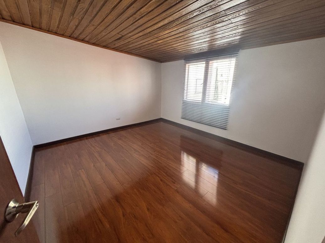 Casa de 5 alcobas en venta en Las Margaritas, Bogotá, 204 m² · foto 9 de 20