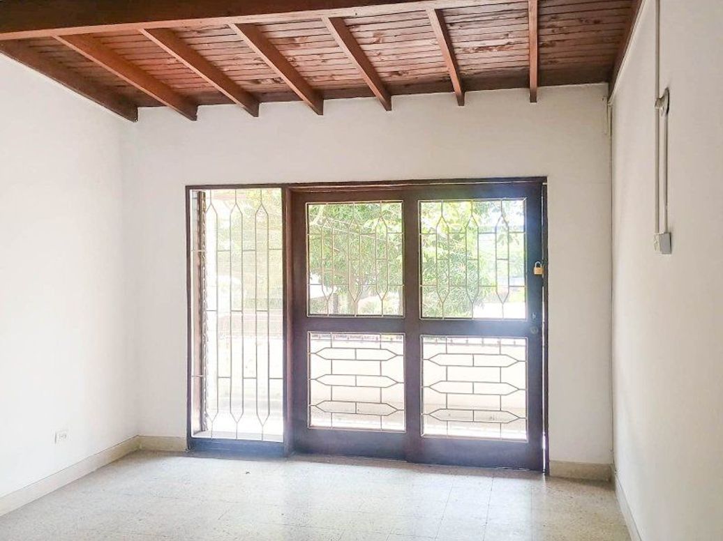Casa-local en Arriendo con el Código 53664 en Los Conquistadores