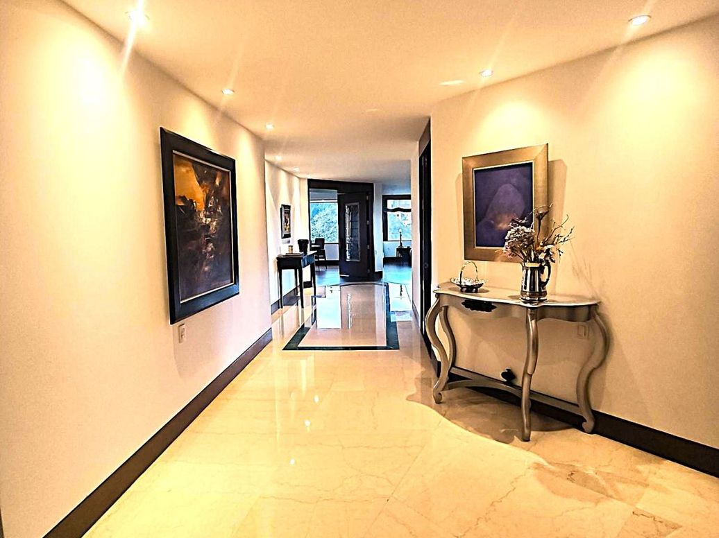 Apartamento de 3 alcobas en venta en La Cabrera, Bogotá, 414 m² · foto 5 de 20