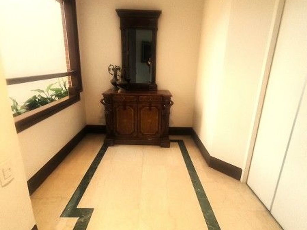 Apartamento de 3 alcobas en venta en La Cabrera, Bogotá, 414 m² · foto 2 de 20