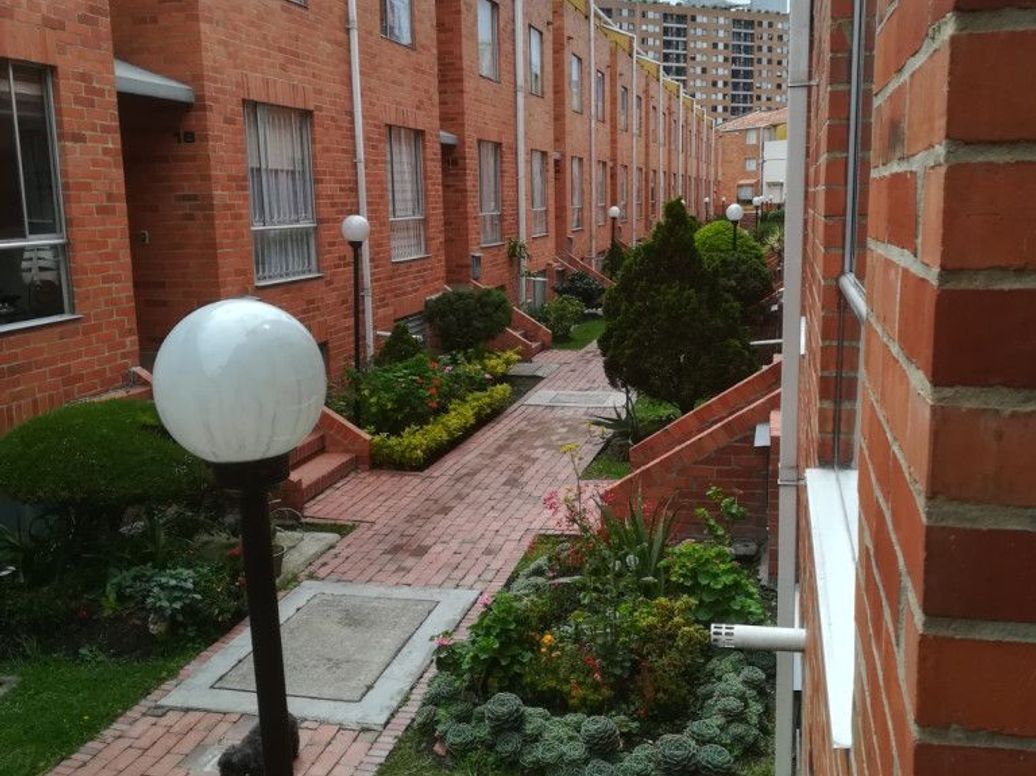 Casa de 3 alcobas en venta en Toscana, Bogotá, 96 m² · foto 2 de 13