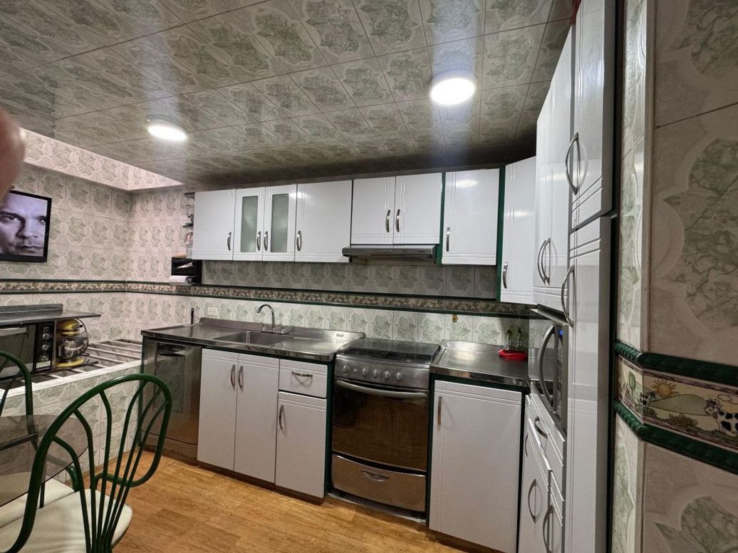 Casa de 3 alcobas en venta en La Ronda, Bogotá, 240 m² · foto 3 de 14