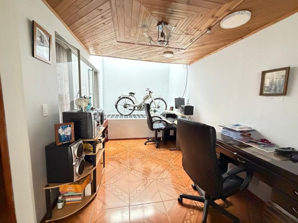 Casa de 3 alcobas en venta en La Ronda, Bogotá, 240 m² · foto 13 de 14