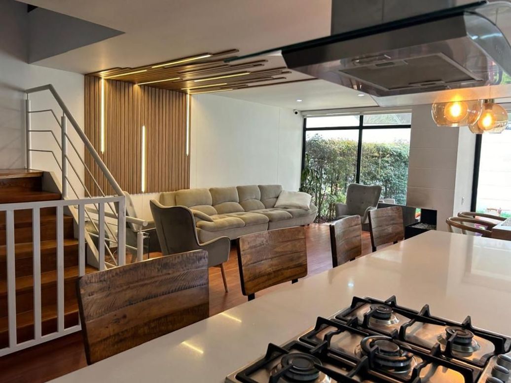 Casa de 4 alcobas en venta en A.S.D., Bogotá, 220 m² · foto 2 de 20