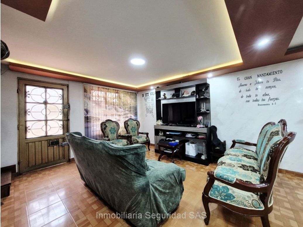 Casa de 4 alcobas en venta en Carvajal, Bogotá, 168 m² · foto 3 de 17