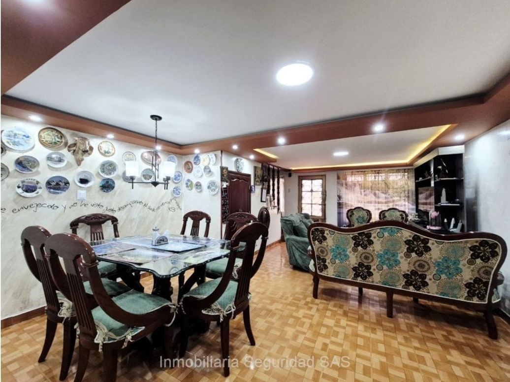 Casa de 4 alcobas en venta en Carvajal, Bogotá, 168 m² · foto 6 de 17