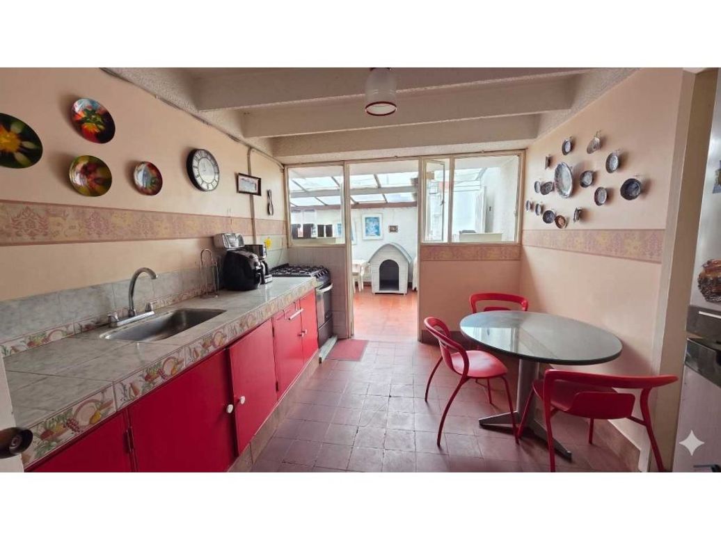 Casa de 3 alcobas en venta en Pontevedra, Bogotá, 407 m² · foto 8 de 20