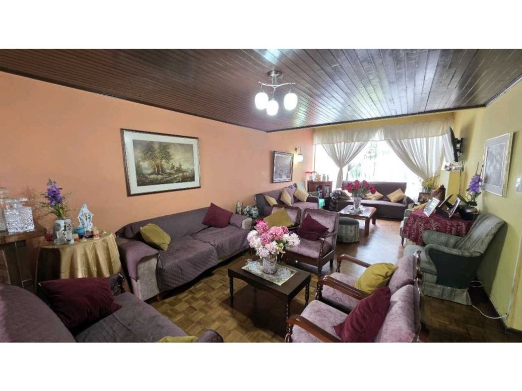 Casa de 3 alcobas en venta en Pontevedra, Bogotá, 407 m² · foto 3 de 20