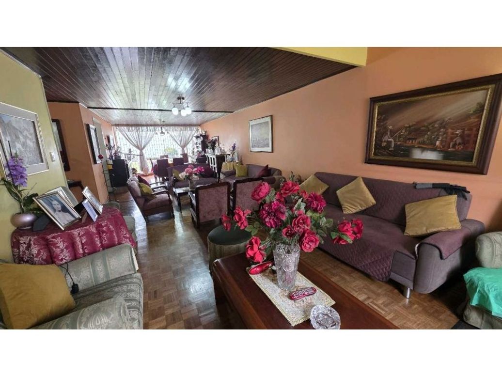 Casa de 3 alcobas en venta en Pontevedra, Bogotá, 407 m² · foto 4 de 20