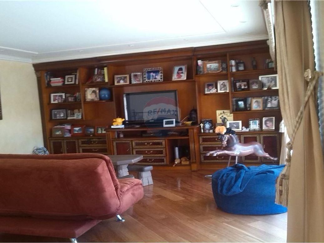 Casa de 6 alcobas en venta en Santa Ana Occidental, Bogotá, 540 m² · foto 13 de 13