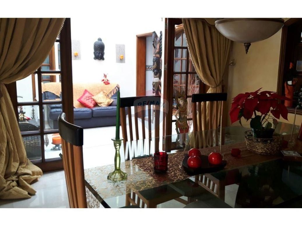 Casa de 6 alcobas en venta en Santa Ana Occidental, Bogotá, 540 m² · foto 2 de 13