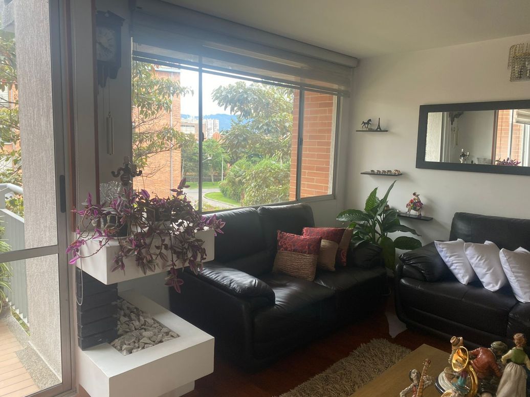 Apartamento de 3 alcobas en venta en Casa Blanca Suba, Bogotá, 86 m² · foto 3 de 16