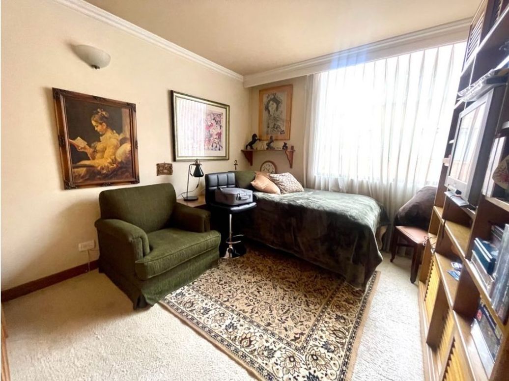 Apartamento de 3 alcobas en venta en Chico, Bogotá, 140 m² · foto 3 de 20