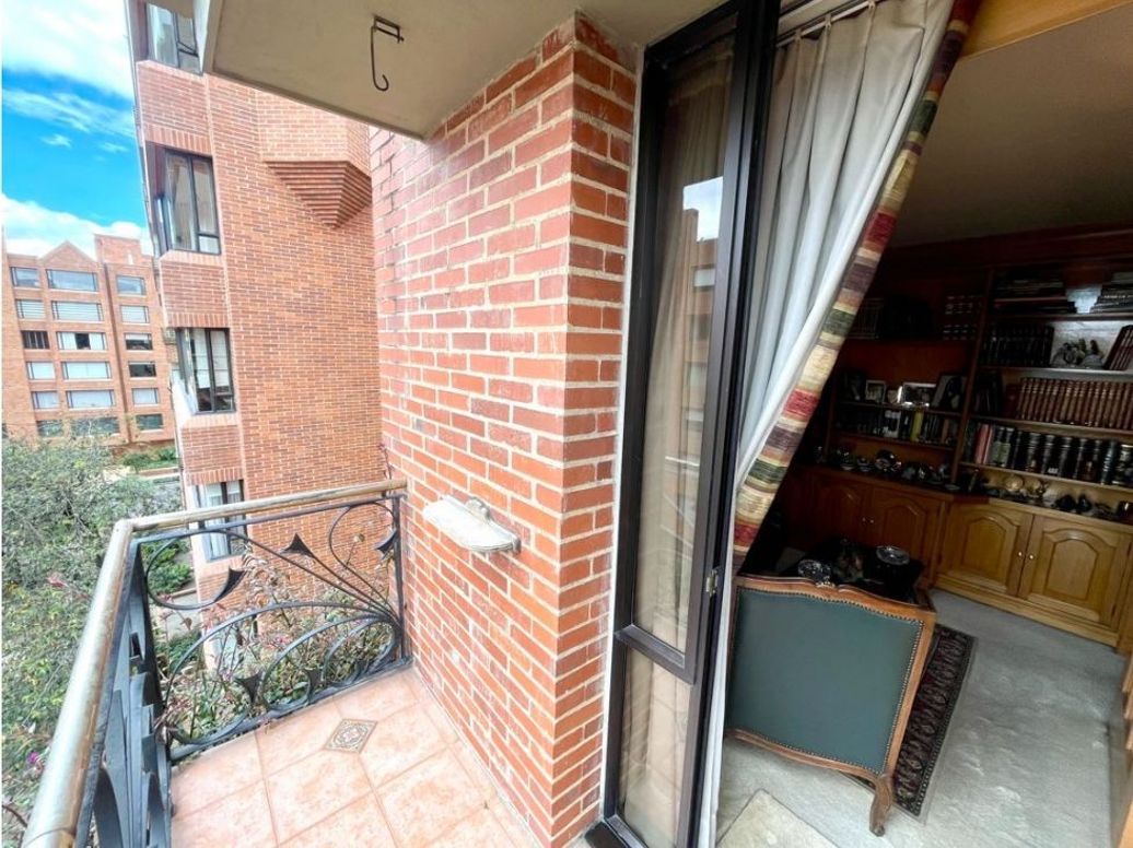 Apartamento de 3 alcobas en venta en Chico, Bogotá, 140 m² · foto 9 de 20