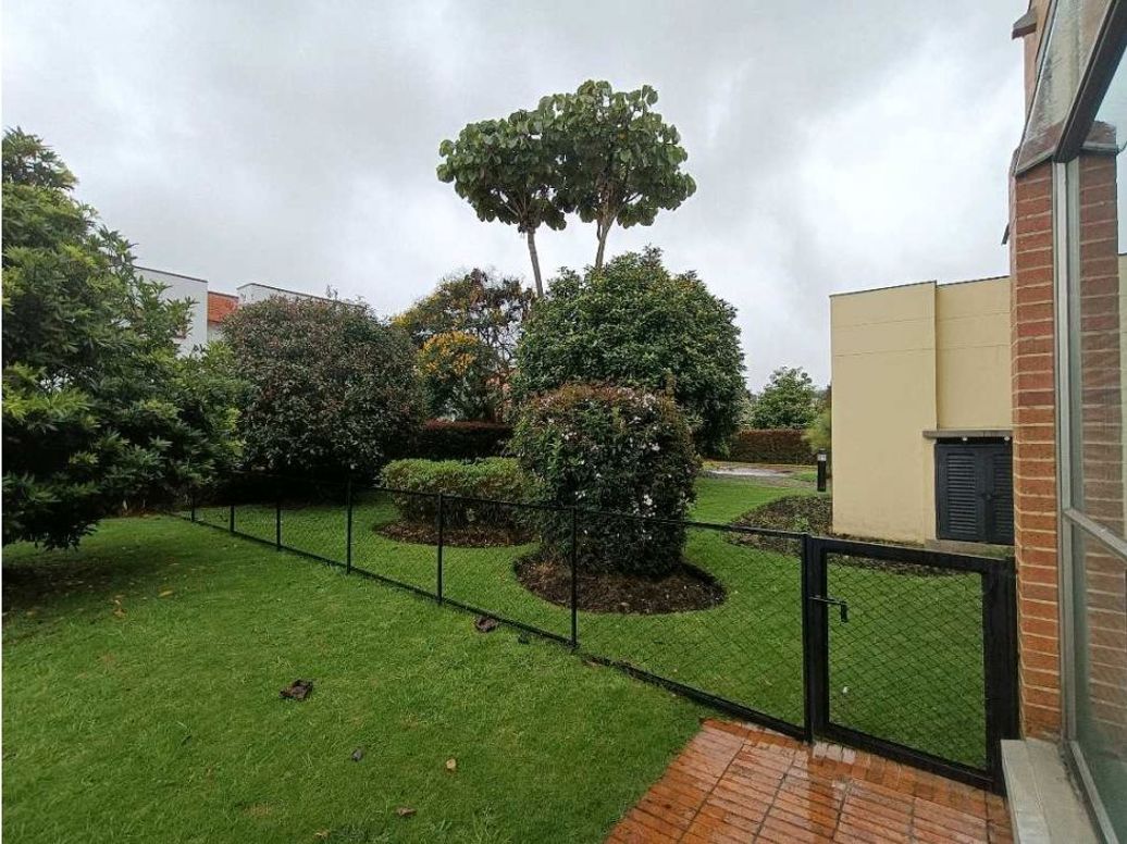 Casa de 4 alcobas en venta en San Simón, Bogotá, 437 m² · foto 18 de 20