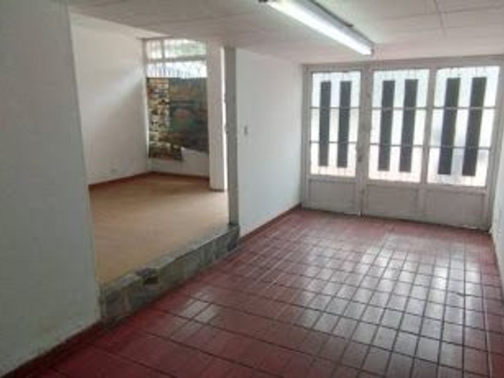 Casa de 4 alcobas en venta en Normandía, Bogotá, 270 m² · foto 3 de 20