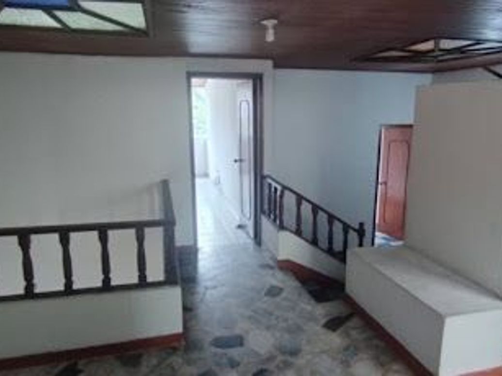 Casa de 4 alcobas en venta en Normandía, Bogotá, 270 m² · foto 6 de 20