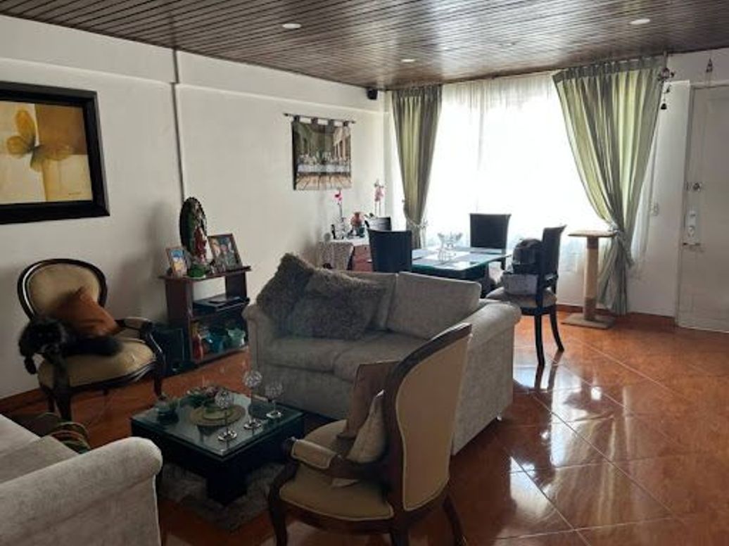 Apartamento de 3 alcobas en venta en Chapinero Central, Bogotá, 90 m² · foto 3 de 16