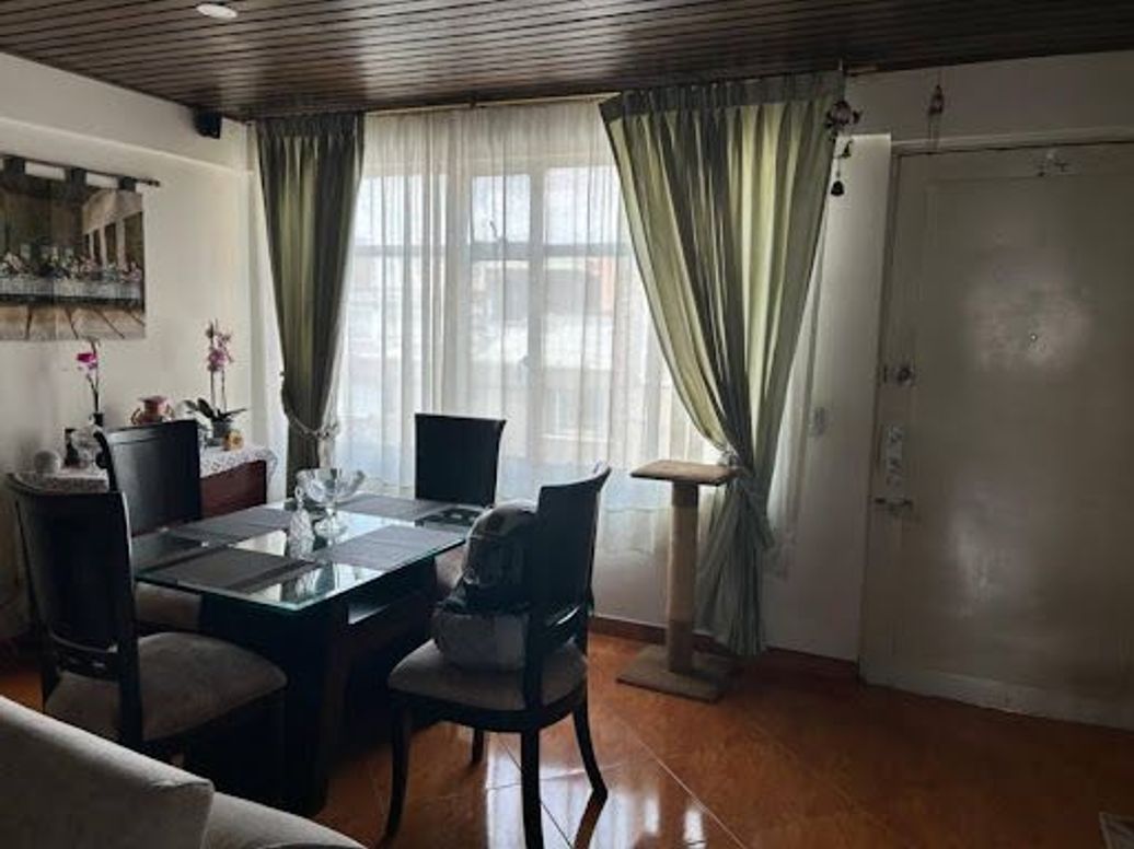 Apartamento de 3 alcobas en venta en Chapinero Central, Bogotá, 90 m² · foto 2 de 16