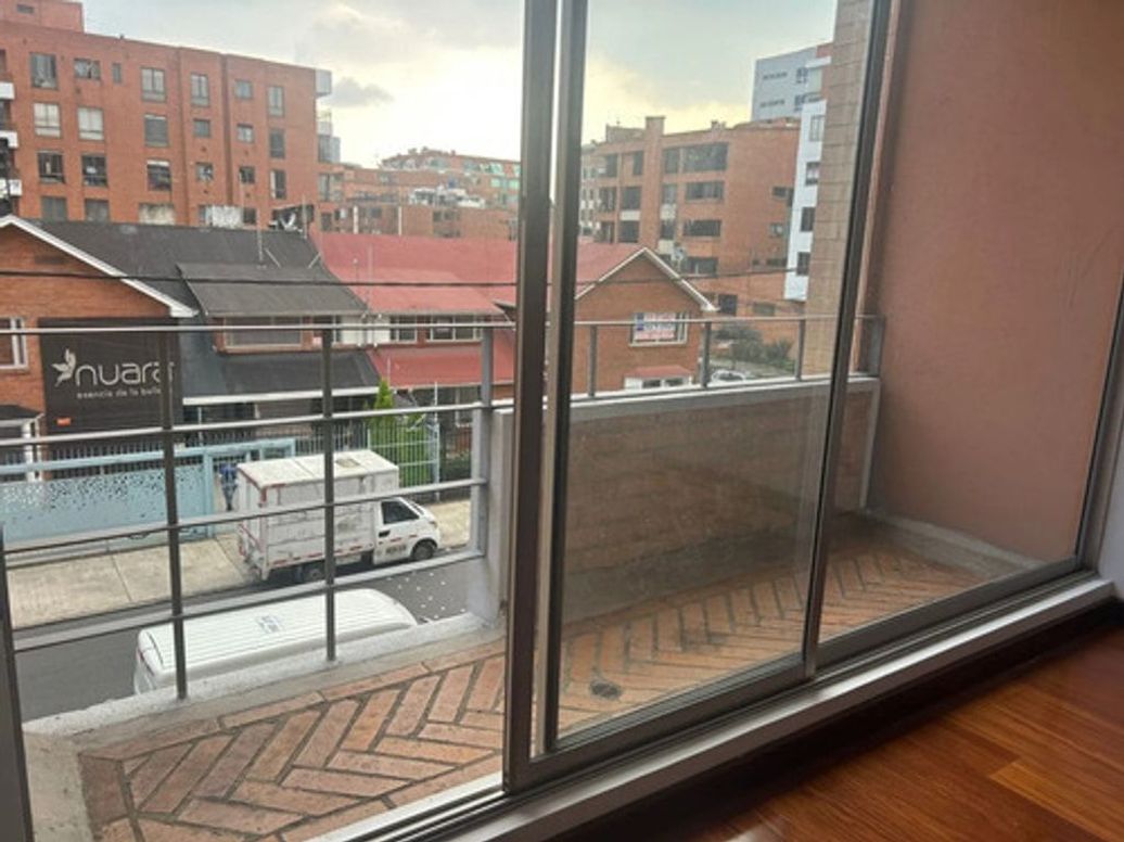 Apartamento de 3 alcobas en venta en Santa Barbara Occidental, Bogotá, 161 m² · foto 3 de 20