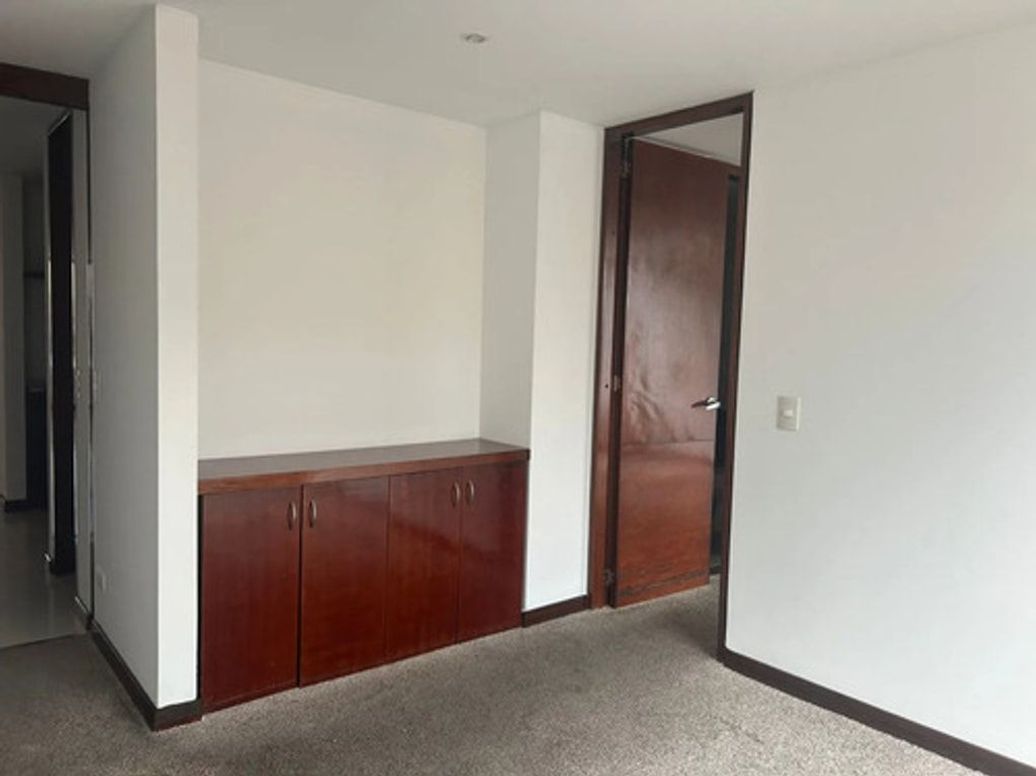 Apartamento de 3 alcobas en venta en Santa Barbara Occidental, Bogotá, 161 m² · foto 15 de 20