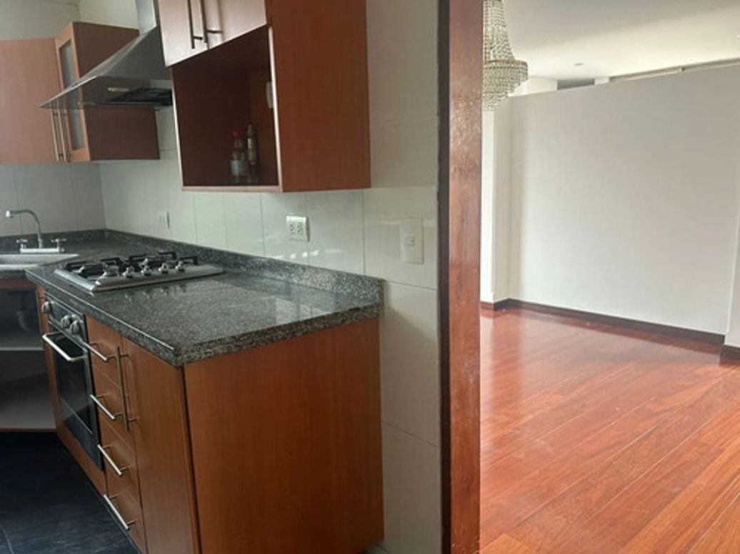 Apartamento de 3 alcobas en venta en Santa Barbara Occidental, Bogotá, 161 m² · foto 8 de 20