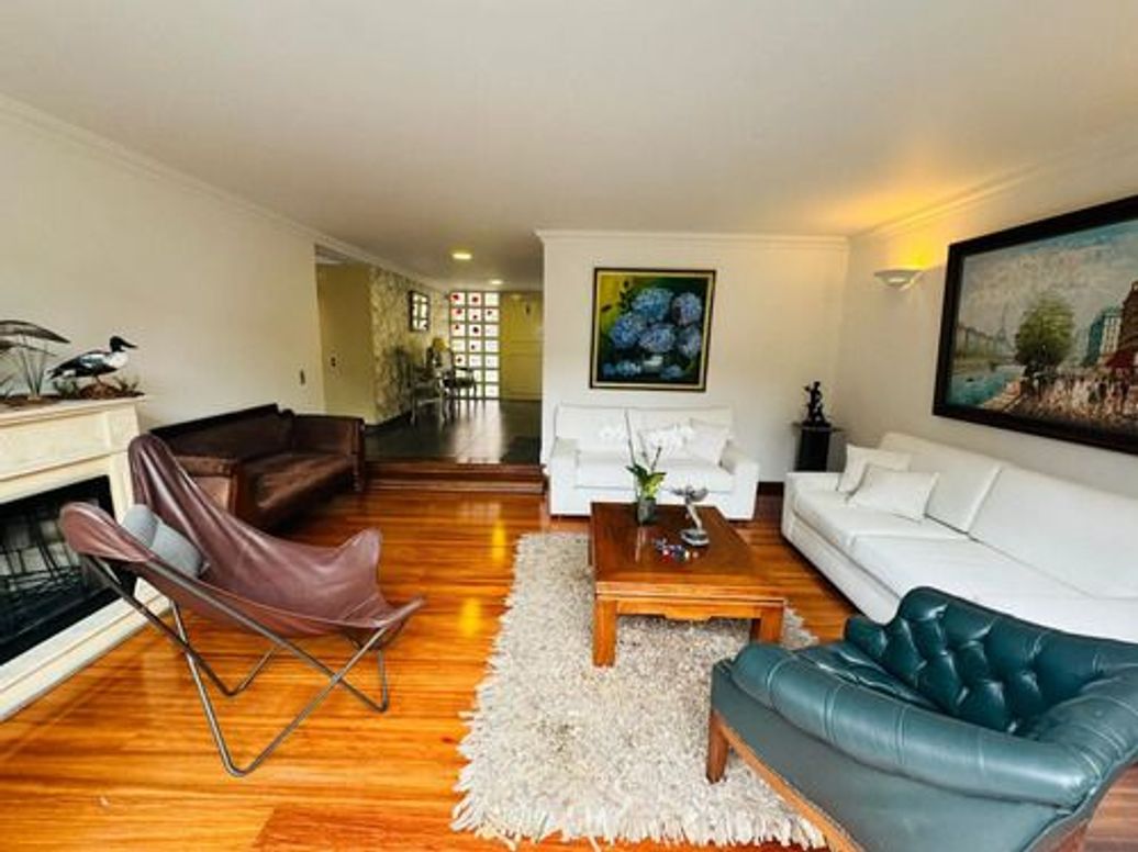 Casa de 3 alcobas en venta en La Calleja, Bogotá, 370 m² · foto 3 de 11