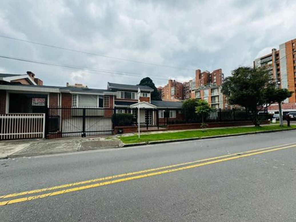 Casa de 3 alcobas en venta en La Calleja, Bogotá, 370 m² · foto 6 de 11
