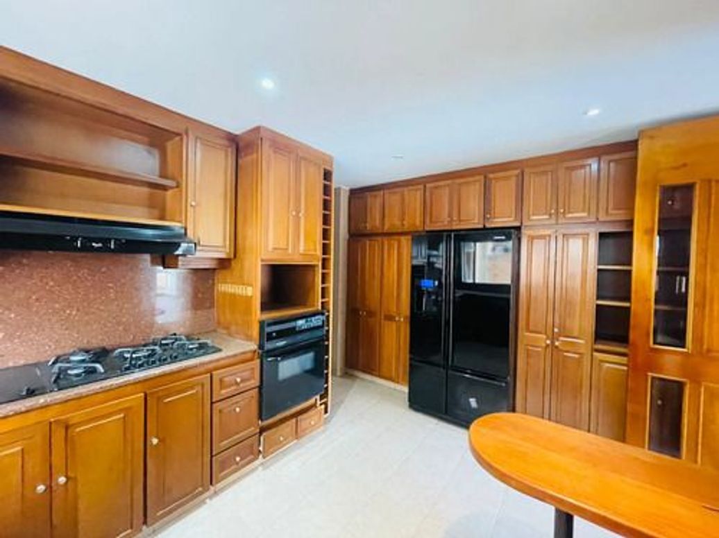 Apartamento de 3 alcobas en venta en Bellavista, Bogotá, 230 m² · foto 7 de 12