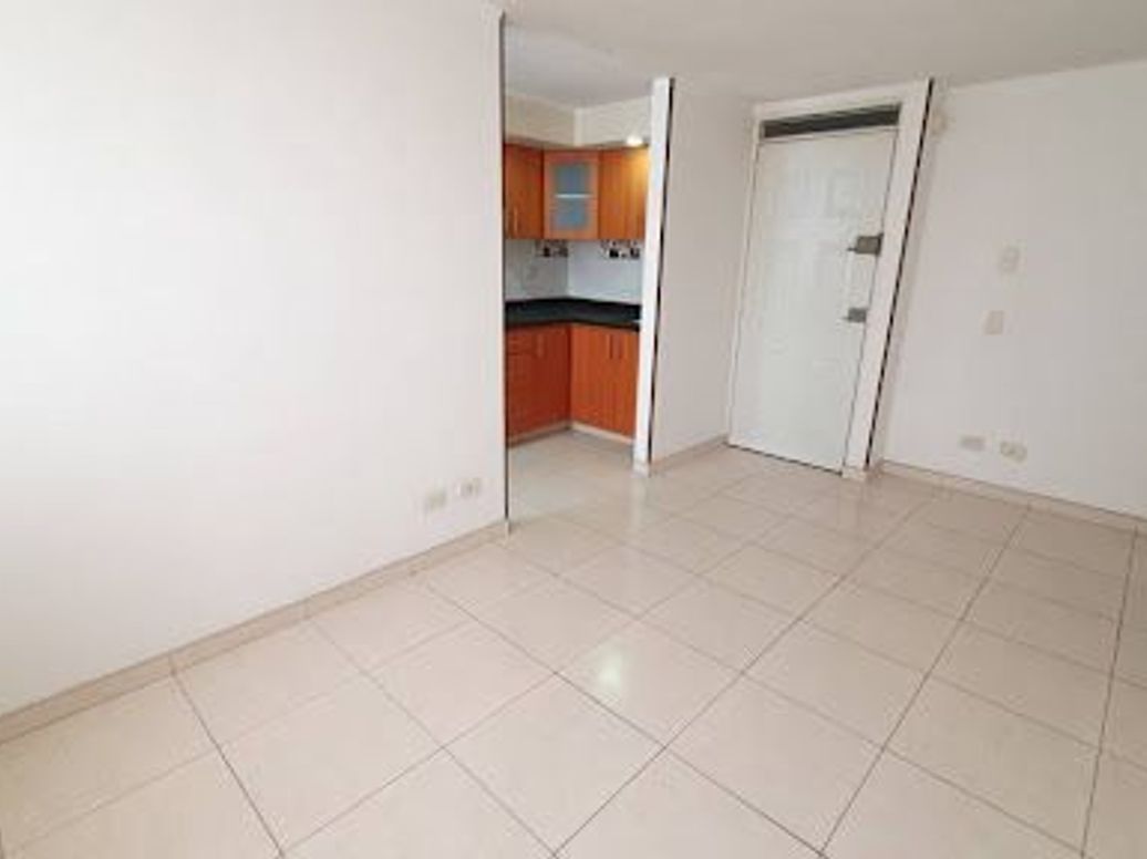 Apartamento de 3 alcobas en venta en El Porvenir, Bogotá, 51 m² · foto 2 de 18