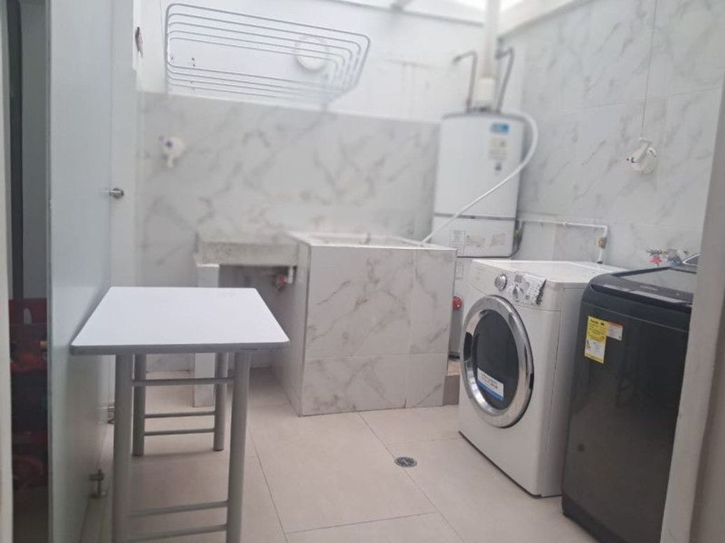 Casa de 3 alcobas en venta en Santa Barbara Occidental, Bogotá, 408 m² · foto 15 de 16