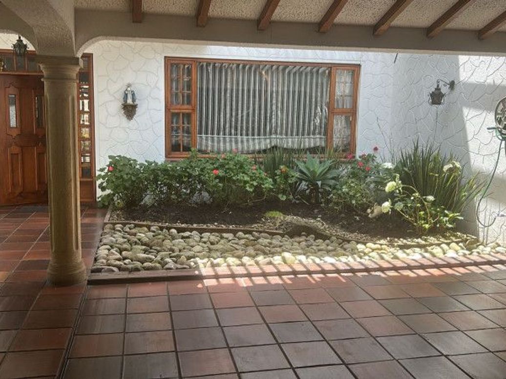 Casa de 3 alcobas en venta en Santa Barbara Occidental, Bogotá, 408 m² · foto 4 de 16