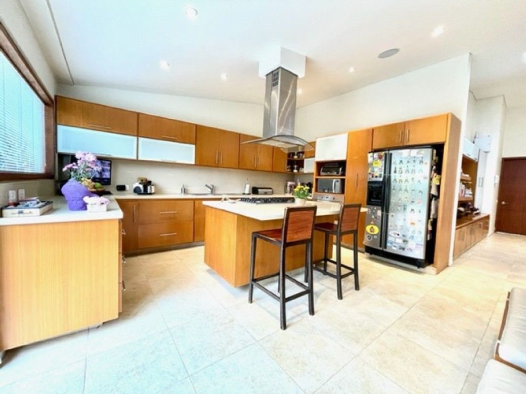 Casa de 5 alcobas en venta en Santa Barbara Alta, Bogotá, 334 m² · foto 6 de 20