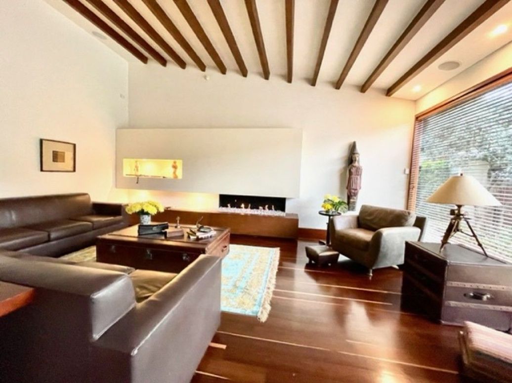 Casa de 5 alcobas en venta en Santa Barbara Alta, Bogotá, 334 m² · foto 2 de 20