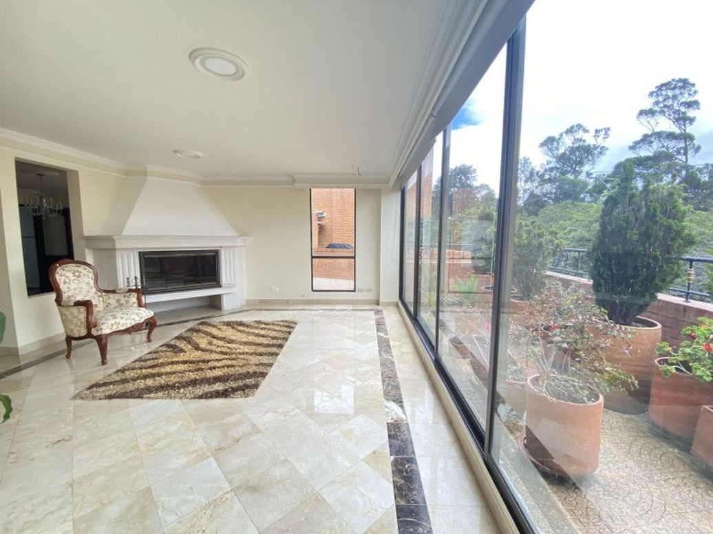 Apartamento de 3 alcobas en venta en A.S.D., Bogotá, 203 m² · foto 2 de 18