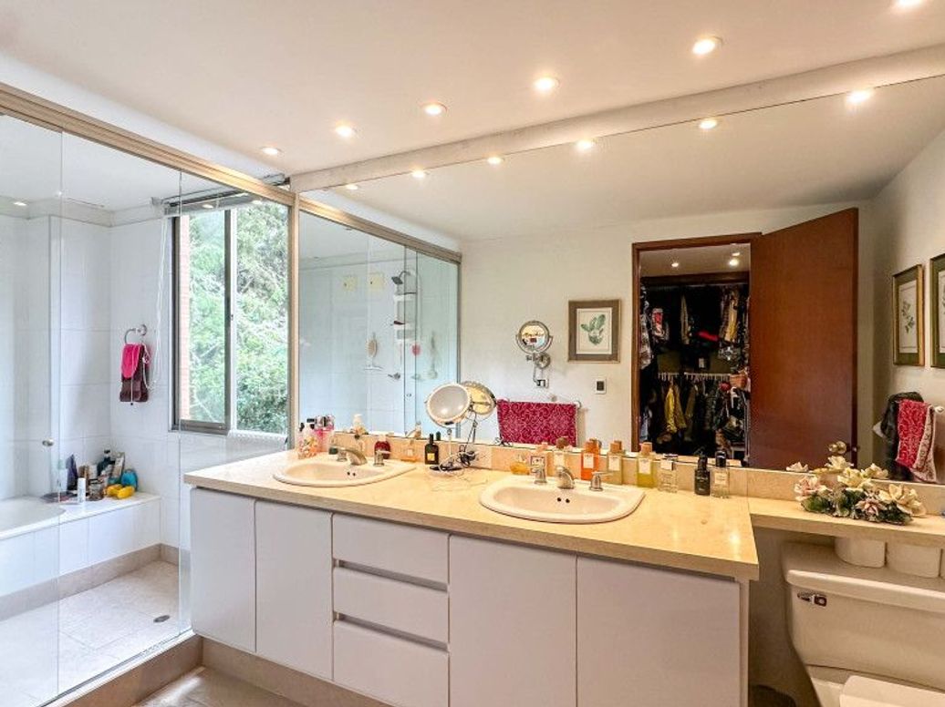 Casa de 4 alcobas en venta en Torca, Bogotá, 677 m² · foto 8 de 20