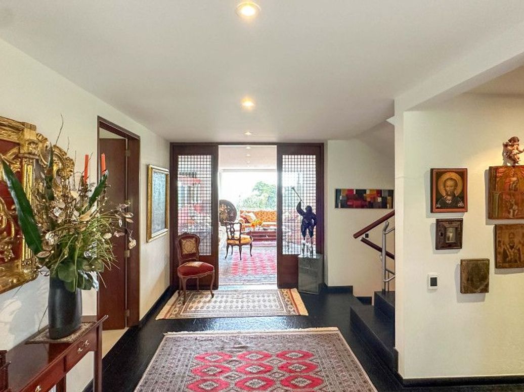 Casa de 4 alcobas en venta en Torca, Bogotá, 677 m² · foto 2 de 20